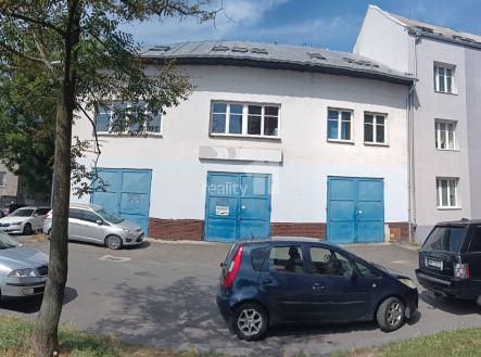 Prodej nájemního domu, 1 620 m²