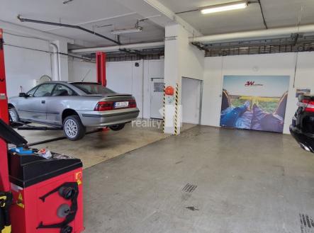 Pronájem výrobní prostor, 100 m²