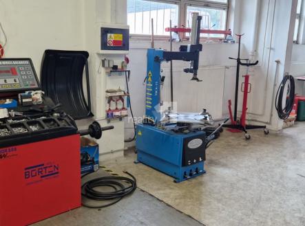 Pronájem výrobní prostor, 100 m²