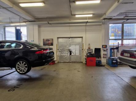 Pronájem výrobní prostor, 100 m²