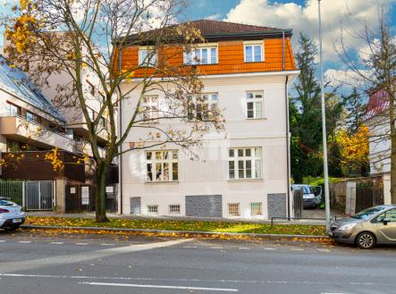 Pronájem kanceláře, 200 m²