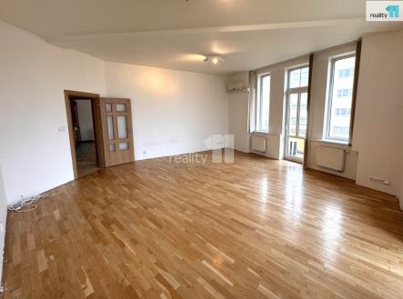 Pronájem bytu, 2+kk, 82 m²
