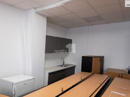 Pronájem kanceláře, 100 m²