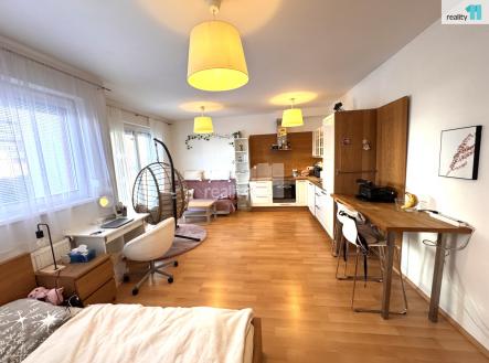Pronájem bytu, 1+kk, 38 m²