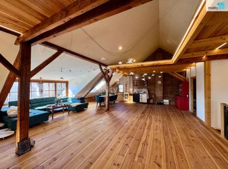 Prodej komerčního objektu, jiný, 461 m²