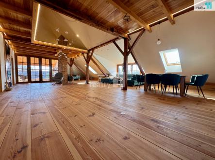 Prodej komerčního objektu, jiný, 461 m²