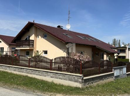 Pronájem domu/vily, 279 m²