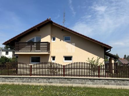 Pronájem domu/vily, 279 m²