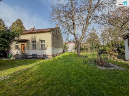 Prodej pozemku pro komerční výstavbu, 1 807 m²