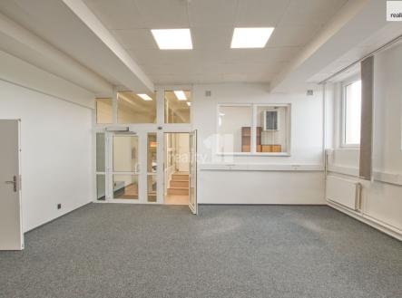 Pronájem kanceláře, 68 m²