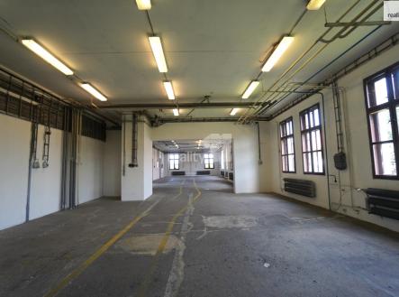 Pronájem komerčního objektu, sklad, 328 m²