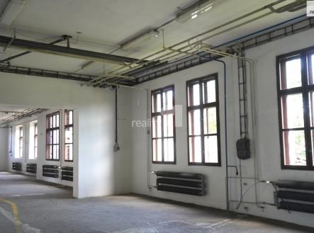 Pronájem komerčního objektu, sklad, 328 m²