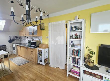 Prodej bytu, 1+1, 77 m²