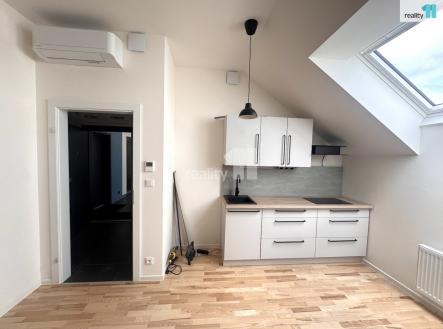 Pronájem bytu, 1+kk, 35 m²