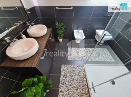 Prodej komerčního objektu, jiný, 183 m²
