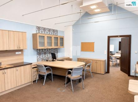 Pronájem kanceláře, 80 m²
