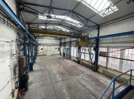 Pronájem skladovací prostor, 935 m²