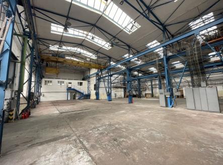 Pronájem skladovací prostor, 935 m²