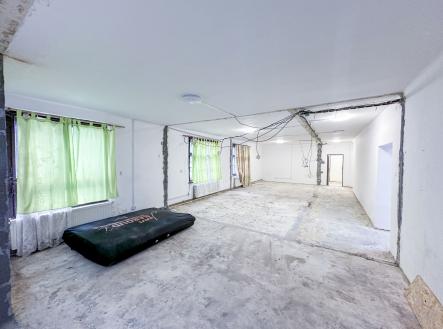 Pronájem - skladovací prostor, 229 m²