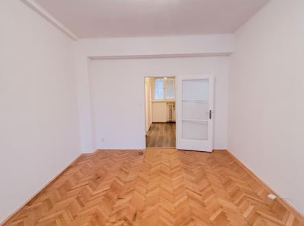 Pronájem bytu, garsoniéra, 35 m²