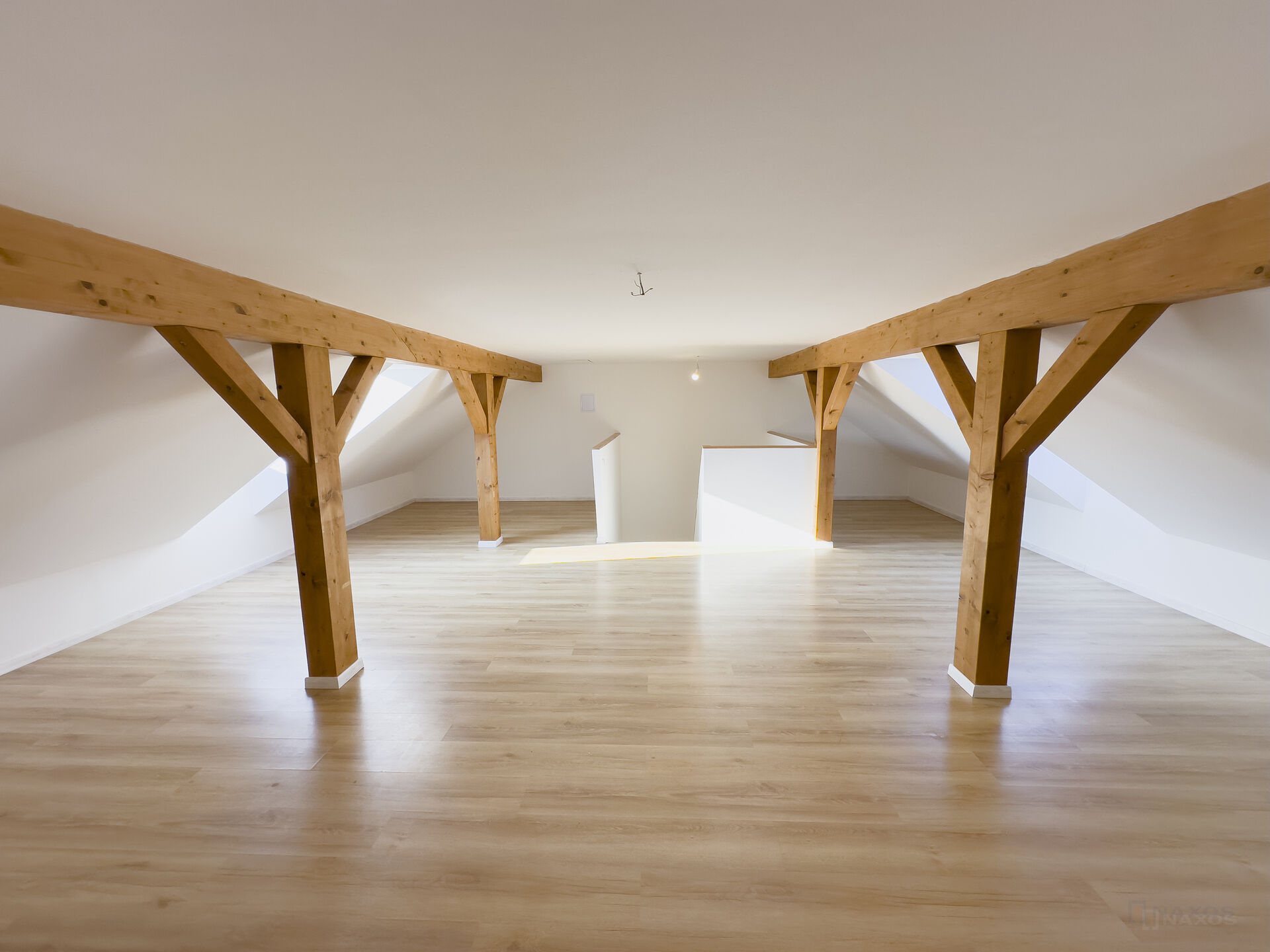 Třípodlažní rodinný dům ve Svoru (Lužické hory)