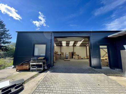 Pronájem - skladovací prostor, 234 m²