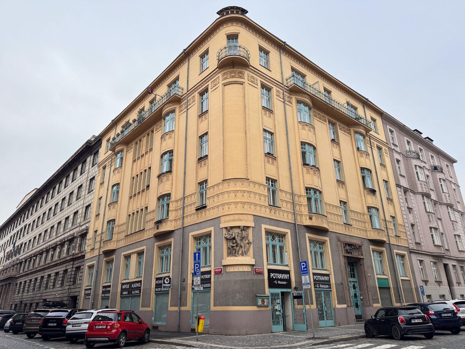 Městský byt 1+kk na Praze 2