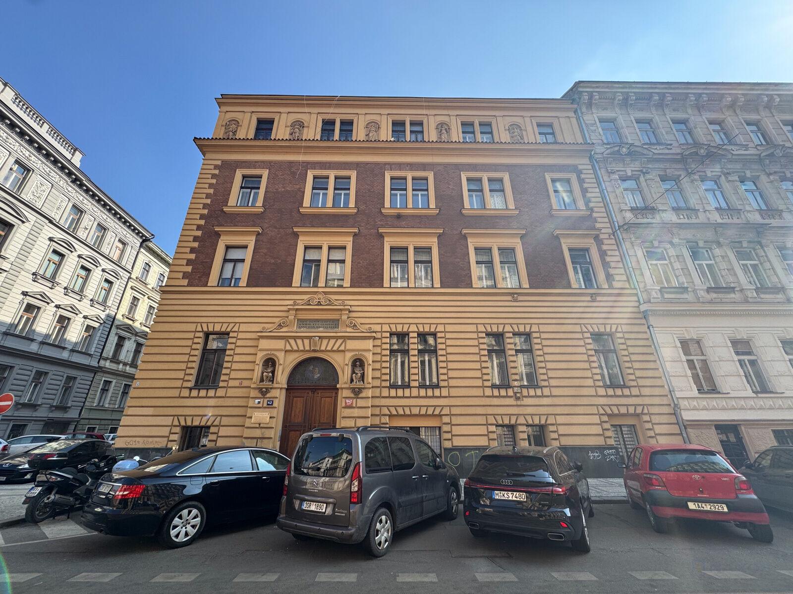 Aukce na pronájem městského bytu Prahy 5