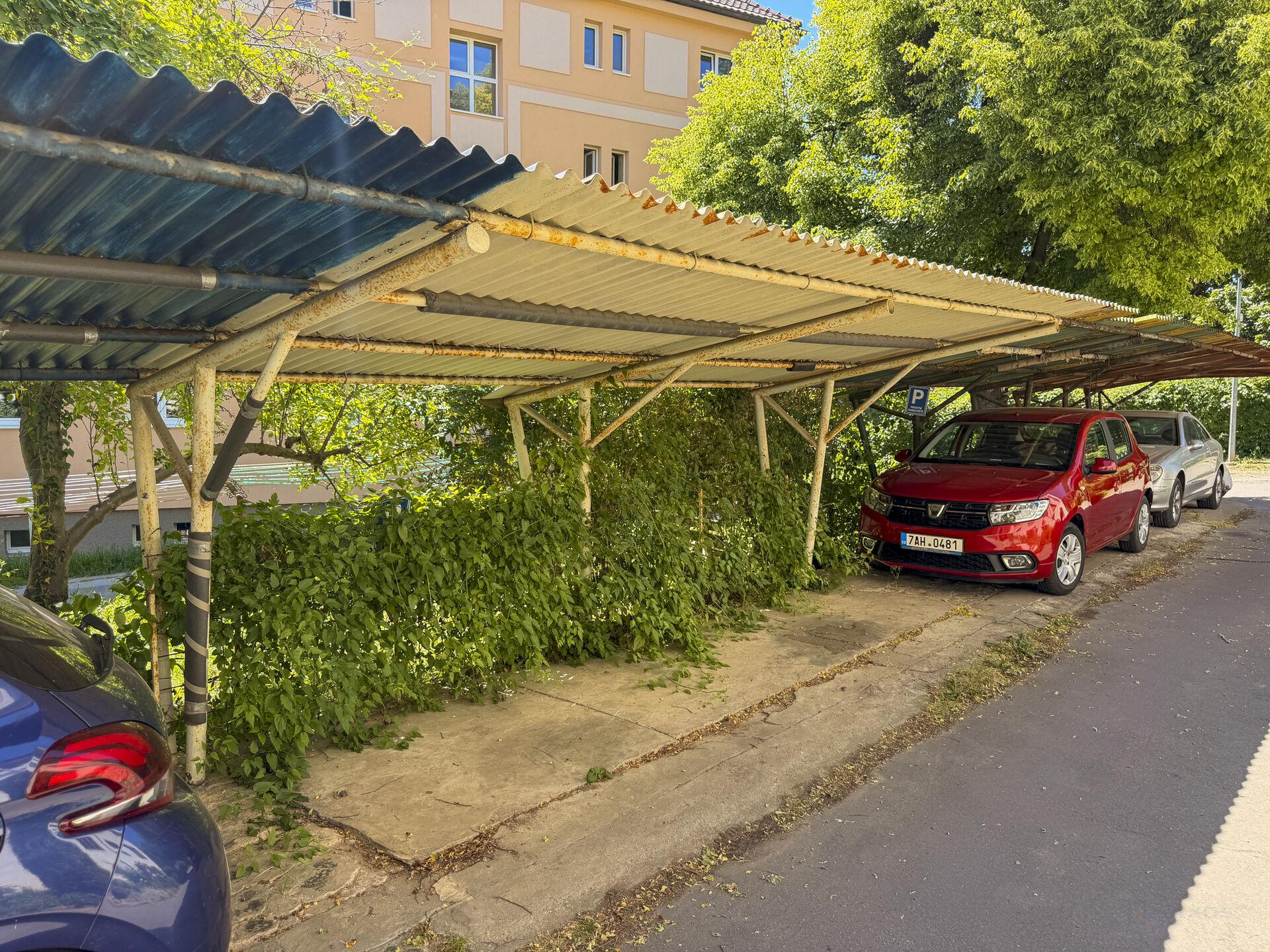 Pronájem parkovacího stání, Mydlářka, Praha 6 - Dejvice