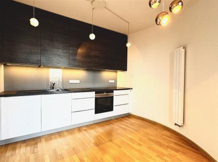 Pronájem bytu, 3+kk, 94 m²