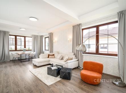 Prodej domu/vily, 300 m² obrázek