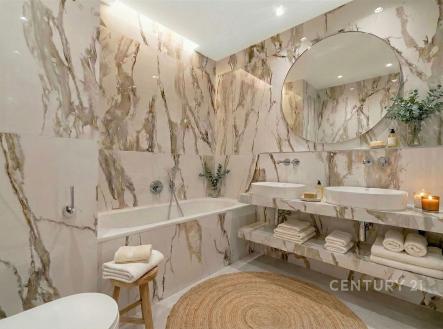 Pronájem bytu, atypický, 167 m²