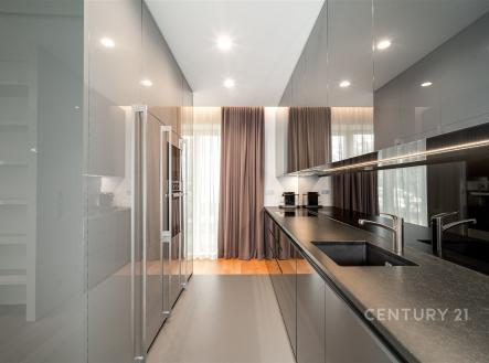 Pronájem bytu, 3+kk, 137 m²