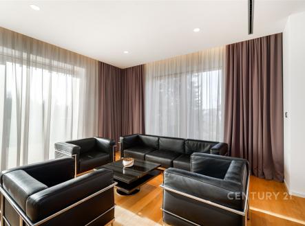 Pronájem bytu, 3+kk, 137 m²