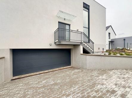 Pronájem domu/vily, 299 m²