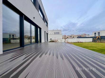 Pronájem domu/vily, 299 m²