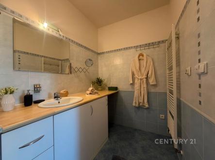 Pronájem bytu, 3+kk, 75 m²