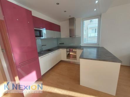 Pronájem bytu, 3+kk, 81 m²