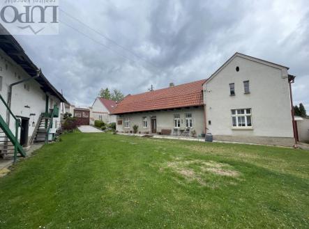 Prodej - dům/vila, 700 m²