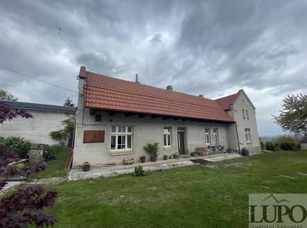 Prodej - dům/vila, 700 m²