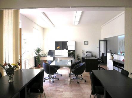 Pronájem kanceláře, 83 m²
