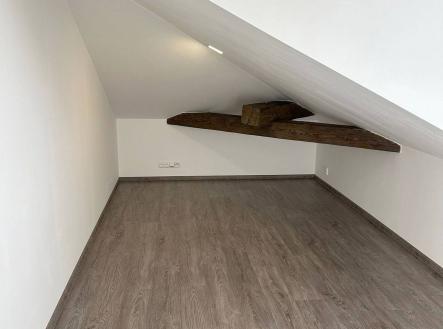 Pronájem bytu, 2+1, 75 m²