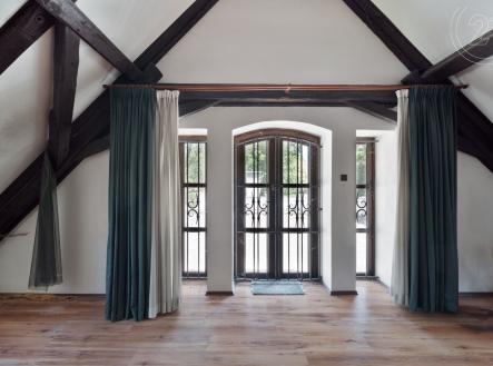 Prodej domu/vily, 1 850 m²