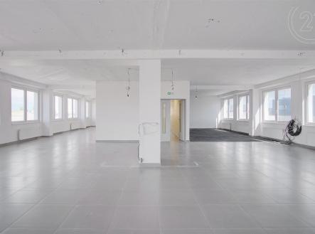 Pronájem - kanceláře, 285 m²