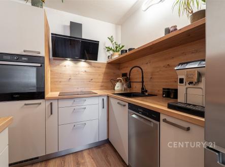 Pronájem bytu, 3+kk, 66 m²