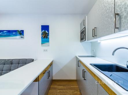 Pronájem bytu, 1+kk, 32 m²