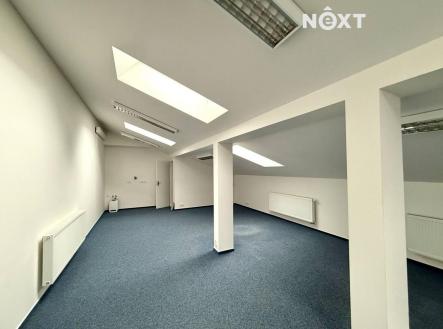 Pronájem kanceláře, 122 m²