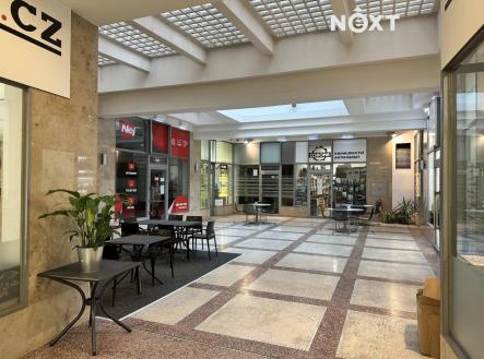 Pronájem kanceláře, 666 m²