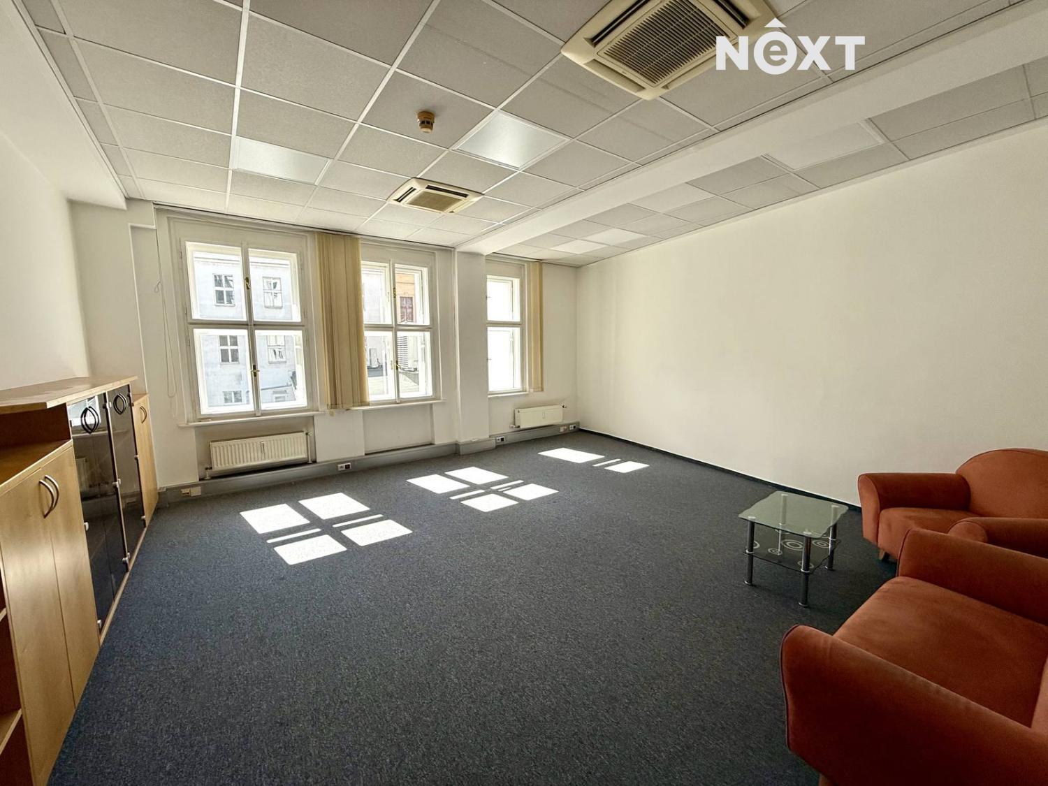 Pronájem komerční Kanceláře, 168㎡