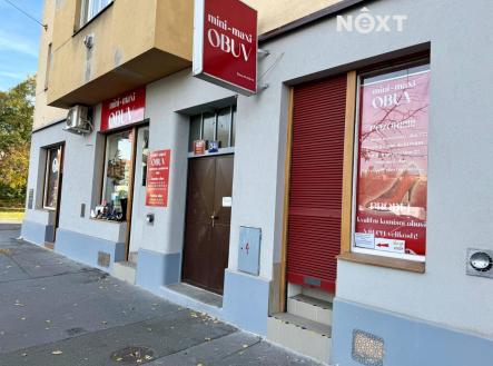 Pronájem komerčního objektu, obchodní centrum, 35 m²